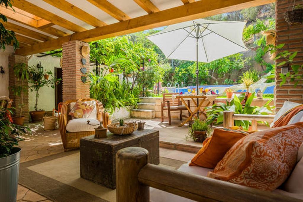 At Home In Malaga Stay & Solo Travellers Рінкон-де-ла-Вікторія Екстер'єр фото
